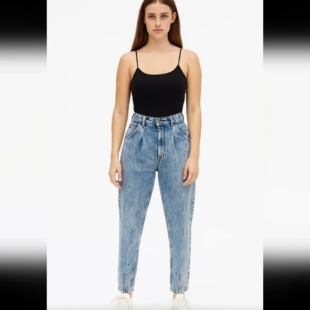 BDG Womens Acid Washed 90s Vintage Inspired Pleated Taper Leg High Waist Jean 27